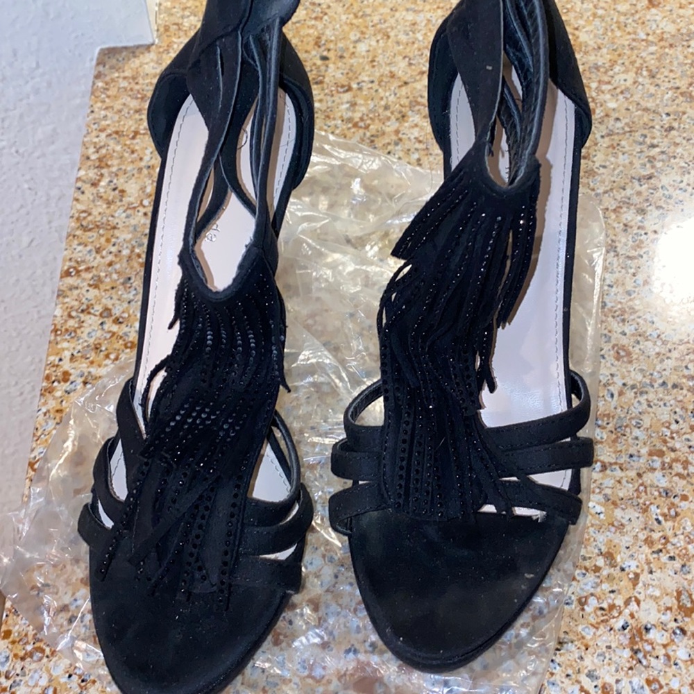 Top Moda💖🛍Black High Heels with Black Rhinestone Fringe Size 8.5 Zipper Heel